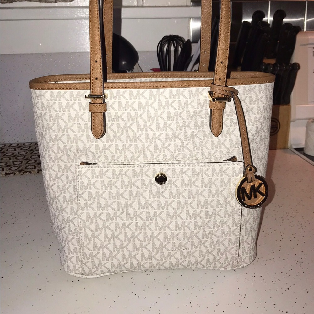 Michael Kors Hand Bag - Picture 2 of 7